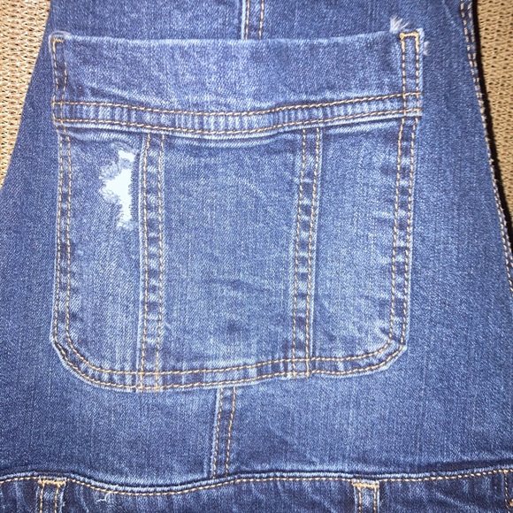 Blue Spice denim overalls. Sz 7 .Lots of pockets. Adjustable straps, rip details - Picture 11 of 13